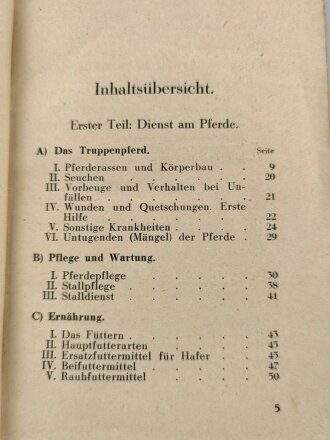 "Leitfaden - Dienst am Pferde, Reiten, Fahren, Beschirrung und Bespannung" datiert 1944, 317 Seiten, DIN A6