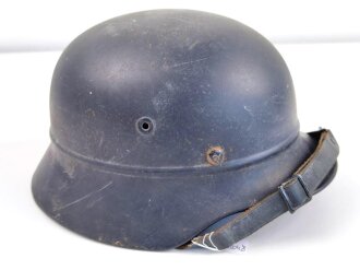 Stahlhelm Luftschutz. Originallack, das Abzeichen entfernt, Innenfutter aus Ersatzmaterial. Quist, Glockengrösse 64