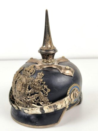 Bayern, Pickelhaube für einen einjährig Freiwilligen in einem Chevauleger Regiment.  Guter Gesamtzustand, gleichmäßig angelaufenes Stück