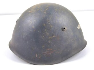 Stahlhelm Italien , vermutlich zu Luftschutzzwecken verwendet. Werkluftschutz ?