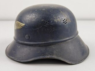 Stahlhelm Luftschutz, Originallack, in allen Teilen Original. Hakenkreuz vorhanden