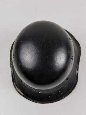 Stahlhelm Luftschutz, schwarzer Lack, vermutlich alt überlackiert , einteilige Ausführung, Größe 55