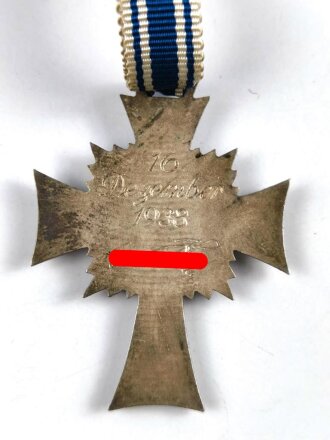 Ehrenkreuz der Deutschen Mutter (Mutterkreuz) in Silber am Band