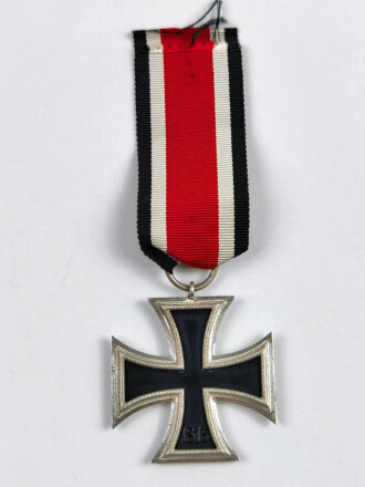 Eisernes Kreuz 2. Klasse 1939 am Band, Schinkel Ausführung des Hersteller Wilhelm Deumer, Lüdenscheid, Zargen fast vollständig Frostig, Hakenkreuz mit voller Schwärzung