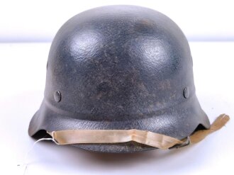 Luftschutz Stahlhelm. In allen Teilen Original, ungereinigtes Stück, hatte nie ein Abzeichen