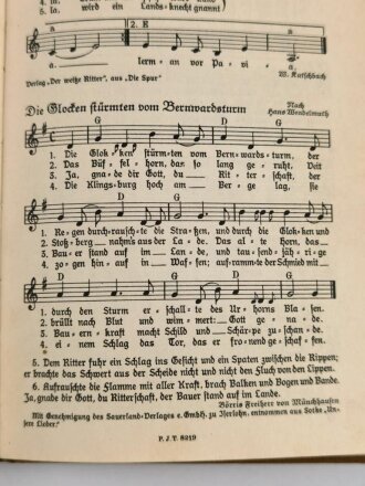 "Uns geht die Sonne nicht unter -Lieder der Hitler Jugend", 250 Seiten, datiert 1934, innenliegend Liederblatt der Hitlerjugend Nr. 6