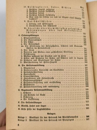 "HJ im Dienst" Ausbildungsvorschrift für die Ertüchtigung der Deutschen Jugend. 365 Seiten, datiert 1940