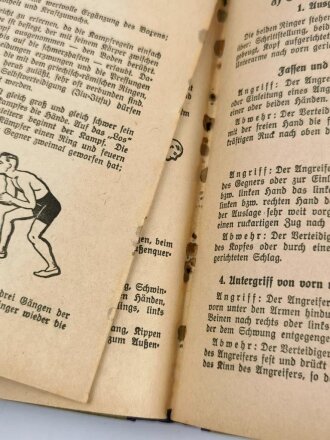 "HJ im Dienst" Ausbildungsvorschrift für die Ertüchtigung der Deutschen Jugend. 365 Seiten, datiert 1940