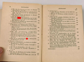 "Kriegsstrafrecht" Sammlung der Wehrrechts, datiert 1942, 419 Seiten, DIN A6, Einband lose