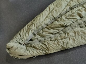 U.S. Army 1976 dated Sleeping bag, mountain , M 194, size...