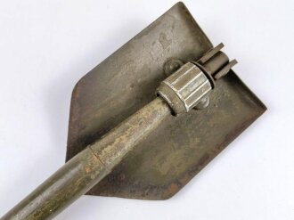 U.S. Army, folding shovel Modell 1943, date not visible,...