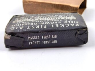 US. WWII First aid dressing, unopened in cardboard