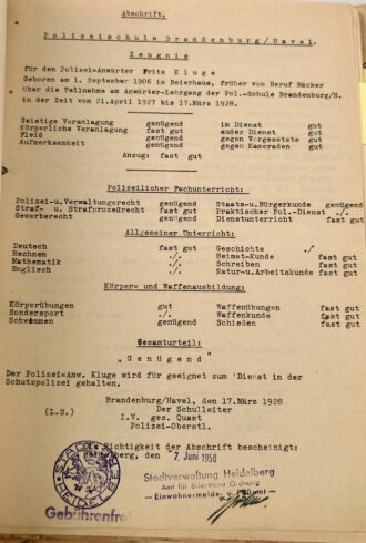 Umfangreicher Papiernachlass eines Angehörigen der Landespolizei, später Militäranwärter, dann als Oberzahlmeister an der Ostfront