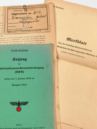 Deutsche Reichsbahn "Satzung der Reichsbahnbeamten-Krankenversorgung" mit Merblatt, Mitgliedskarte und Satzungsmäßiges Bekanntmachungsblatt, datiert 1942, gebraucht