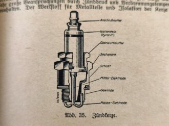 "Der Kraftfahrdienst - Hilfsbuch für den Kraftfahrer aller Waffen" datiert 1941, 96 Seiten