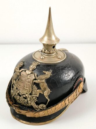 Württemberg, Pickelhaube für einen einjährig Freiwilligen im Grenadier Regiment 119 oder 123.. Ungereinigtes Stück