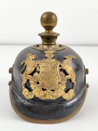 Württemberg, Pickelhaube für Mannschaften der Feldartillerie . Kokarden und Kinnriemen fehlen