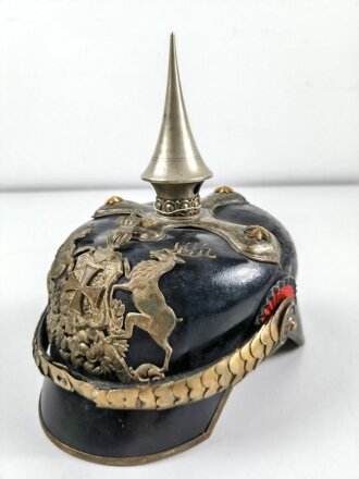 Württemberg, Pickelhaube für einen Reserveoffizier im Dragoner Regiment 25 Königin Olga. seidenrips hat sich gelöst, beim Emblem fehlt eine Mutter