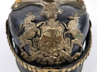 Württemberg, Pickelhaube für einen Reserveoffizier im Dragoner Regiment 25 Königin Olga. seidenrips hat sich gelöst, beim Emblem fehlt eine Mutter