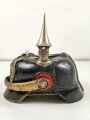 Württemberg, Pickelhaube für einen Reserveoffizier im Dragoner Regiment 25 Königin Olga. seidenrips hat sich gelöst, beim Emblem fehlt eine Mutter