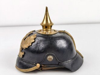 Preußen, Pickelhaube für Mannschaften. aus Teilen zusammengesetzt, das wappen hat nur einen Splint