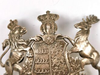 Württemberg, Emblem für eine Pickelhaube für Mannschaften, silbern , Abstand der Gewindestangen 68mm