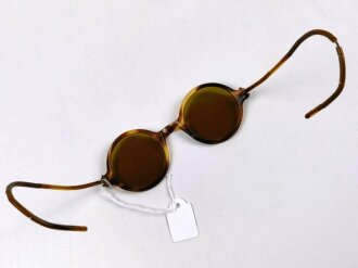 Sonnenbrille aus der Zeit des 2.Weltkrieg. getragenes Eigentumstück