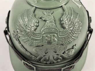 1. Weltkrieg Preußen, Ersatzpickelhaube aus Blech. leider unschlau angemalt