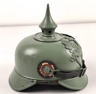 1. Weltkrieg Preußen, Ersatzpickelhaube aus Blech. leider unschlau angemalt