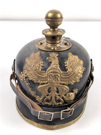 Preussen, Pickelhaube für Mannschaften der Artillerie. Höchstwahrscheinlich aus Teilen zusammengestellt