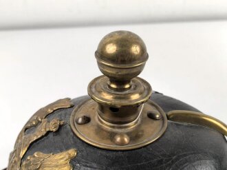 Preussen, Pickelhaube für Mannschaften der Artillerie. Höchstwahrscheinlich aus Teilen zusammengestellt