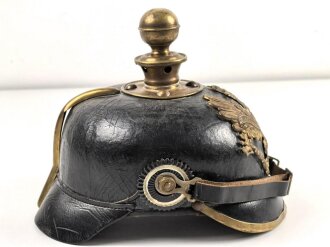 Preussen, Pickelhaube für Mannschaften der Artillerie. Höchstwahrscheinlich aus Teilen zusammengestellt