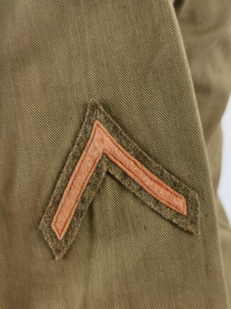 U.S. WWI AEF tunic, dated 1917. Soldier was a part of 80th Infantry Division , which saw heavy action in the Somme Offensive of 1918 and in the Meuse, Argonne area. Overseas twice.