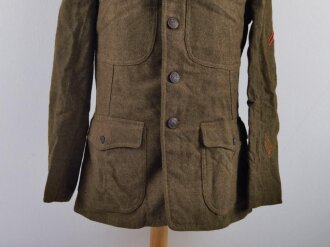 U.S. WWI AEF Tunic, member of 32nd " red arrow" Division. ( Grimpettes Wood, Bellevue Farm, Fismes, Argonne, Rhine.) Two overseas stripes, good condition