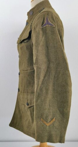 U.S. WWI AEF  tunic, soldier was member of the III Corps which had seen combat in Soissons,  Meuse-Argonne and  Forges . Cverseas once,  good condition