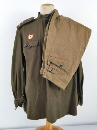 Russland , Uniformjacke und Stiefelhose aus der Zeit des...