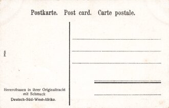 Postkarte, Deutsch Südwestafrika "Hererofrauen in Ihrer Originaltracht mit Schmuck", in den Ecken Abdrücke aus Album