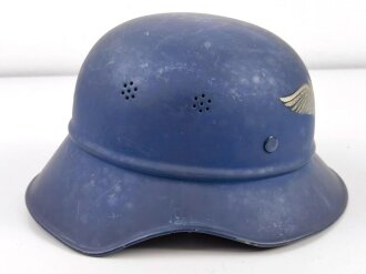 Stahlhelm Luftschutz in sehr gutem Gesamtzustand. Tiefdunkelblau, Innenfutter und Kinnriemen aus Ersatzmaterial