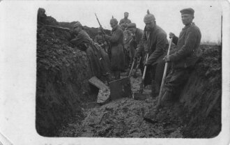 1. Weltkrieg Foto " im Schützengraben" 13,5  x 9,5 cm