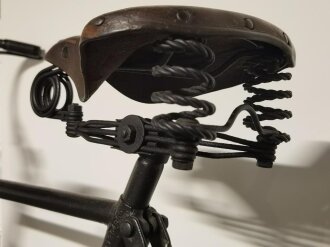 Fallschirmjäger Klappfahrrad Wehrmacht. Restauriertes Stück in gutem Gesamtzustand, extem selten. Die Frachtkosten bitte anfragen, nur Speditionsversand möglich