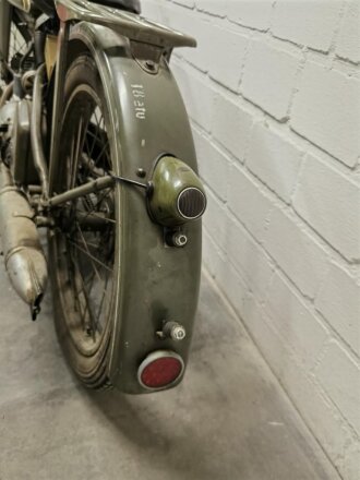 Steyr Daimler Puch AG, 125ccm Motorrad Baujahr 1941. Originale Wehrmachtslackierung, neuzeitlich lediglich der Komet am Schutzblech ergänzt.