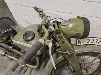 Steyr Daimler Puch AG, 125ccm Motorrad Baujahr 1941. Originale Wehrmachtslackierung, neuzeitlich lediglich der Komet am Schutzblech ergänzt.