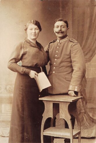 1. Weltkrieg Foto feldgrauer mit Frau ,  13,5  x 9 cm