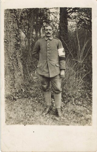 1. Weltkrieg Foto Sanitäter mit Sturmtruppenhose,  14 x 9 cm