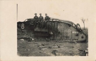 1. Weltkrieg Foto abgeschossenenr englischer Tank ,  14...