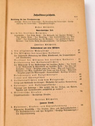 "Der Dienstunterricht im Heere, Ausgabe für den Schützen der Schützenkompanie" datiert 1940, 332 Seiten