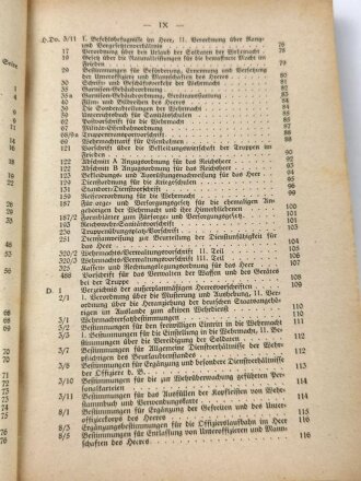 "Hilfsbuch für den Hauptfeldwebel" datiert 1942, 269 Seiten, DIN A5, Stockflecken