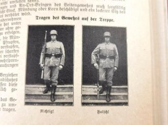 "Der Dienst-Unterricht im Heere, Ausgabe für den Kanonier" datiert 1937/38, 313 Seiten, DIN A 5, gebraucht