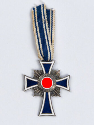 Ehrenkreuz der Deutschen Mutter ( Mutterkreuz ) in Silber mit kurzem Band