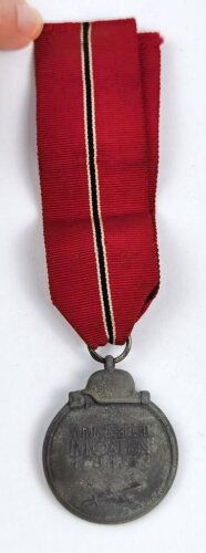 Medaille " Winterschlacht im Osten " am Band, Hersteller 13 im Bandring für " Gustav Brehmer, Markneukirchen "